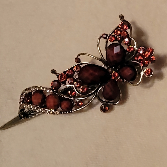 Accessories - NWOT Ornate Butterfly Hair Clip